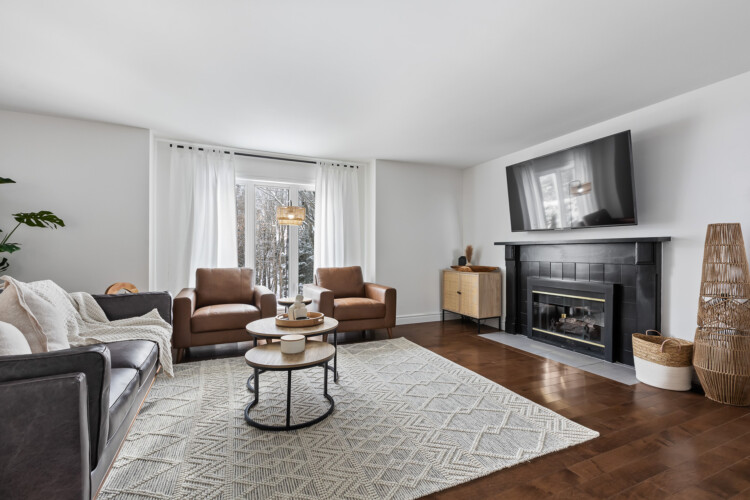 Beautiful and full of light living room